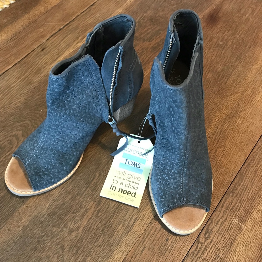 NWT TOMS peeptoe ankle booties